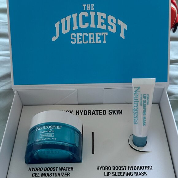 Neutrogena Set - Picture 1 of 4